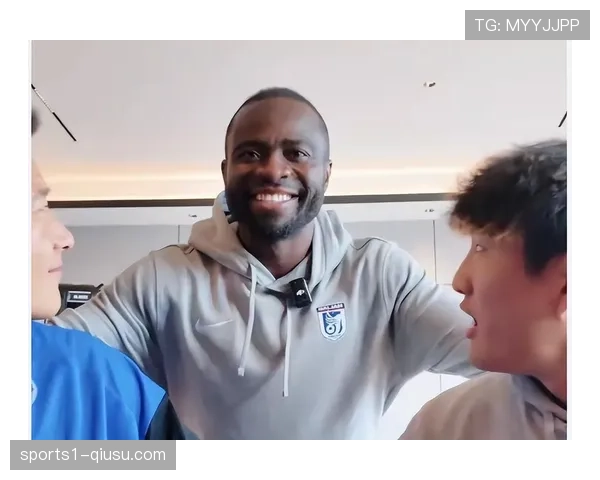 大连英博对河南队攻防转换，阿奇姆彭速度优势与防线协同